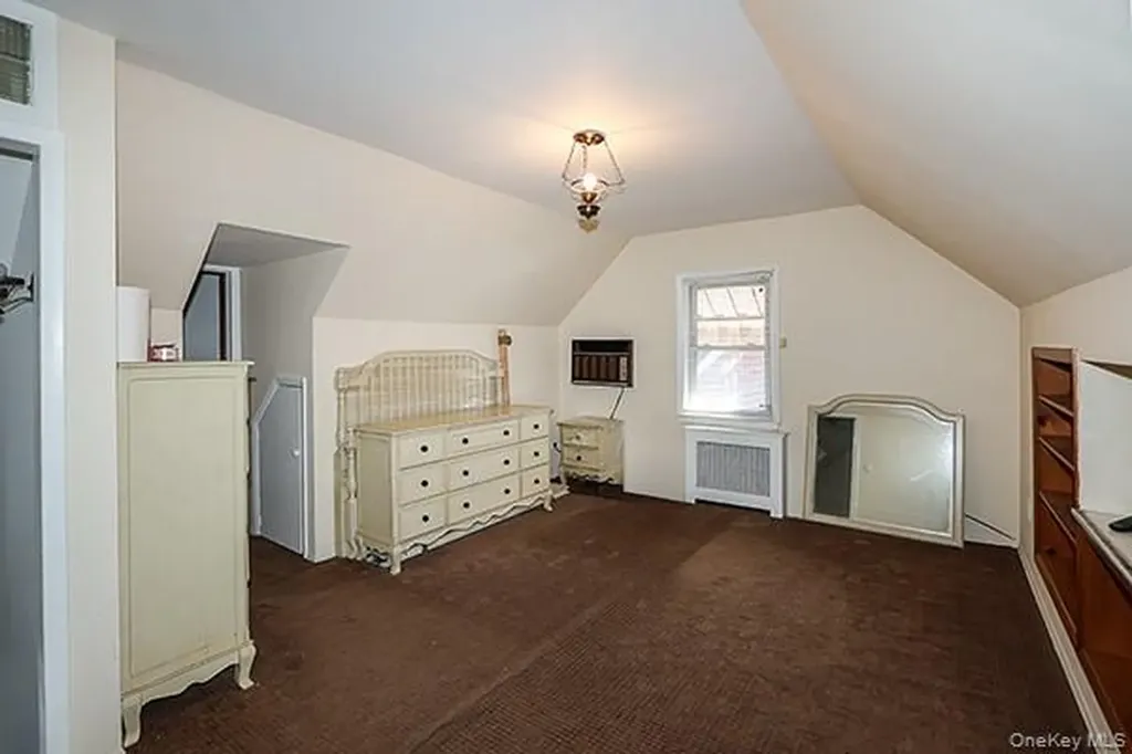 665 Foch Boulevard Williston Park NY 11596