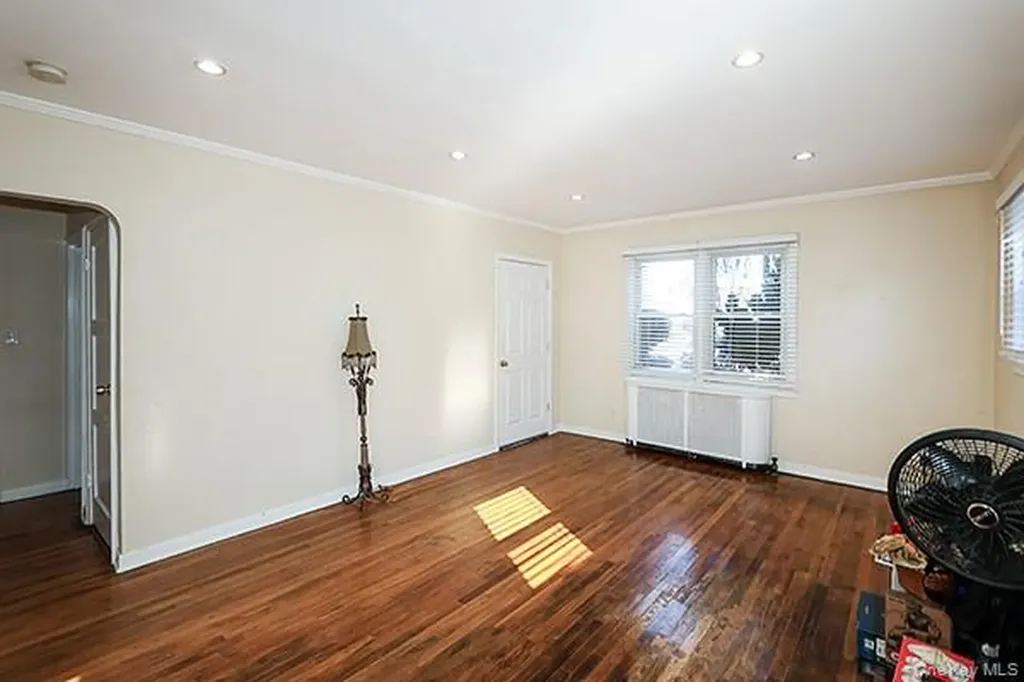 665 Foch Boulevard Williston Park NY 11596
