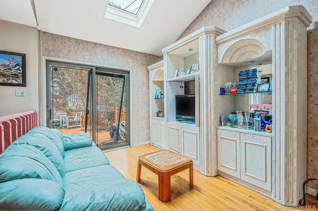 194 Central Park Road Plainview NY 11803
