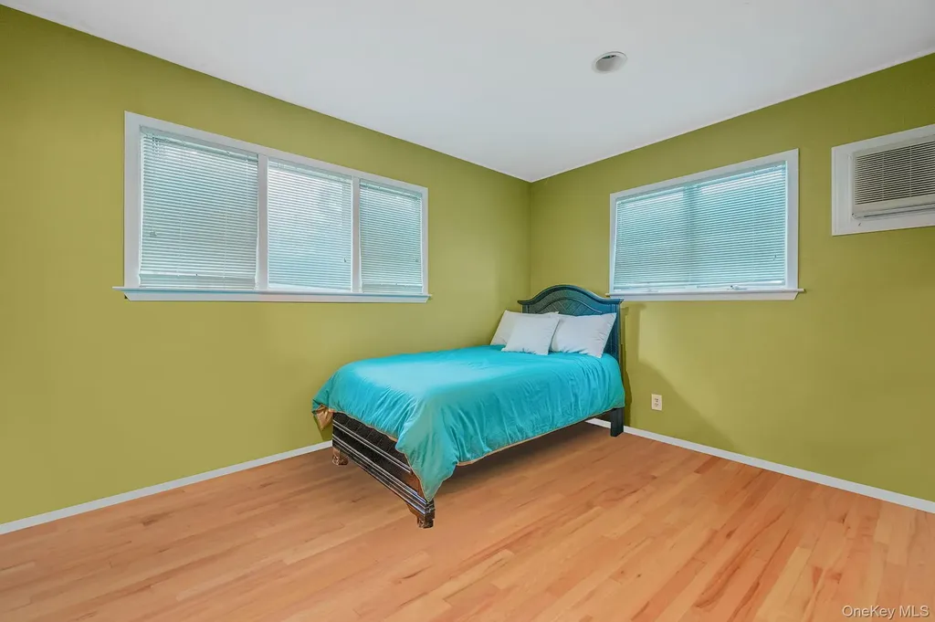 194 Central Park Road Plainview NY 11803