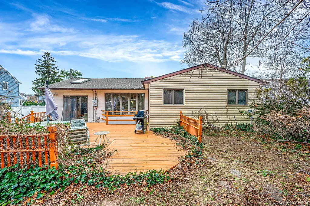 194 Central Park Road Plainview NY 11803
