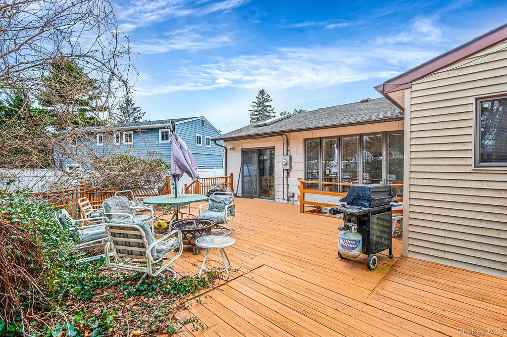 194 Central Park Road Plainview NY 11803