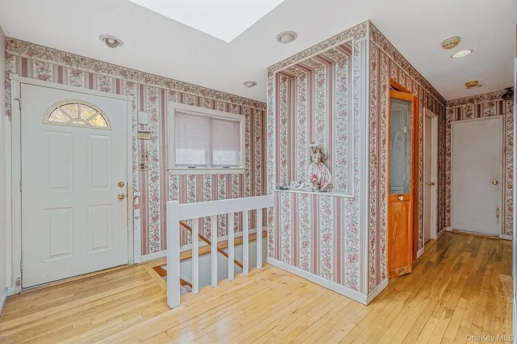 194 Central Park Road Plainview NY 11803