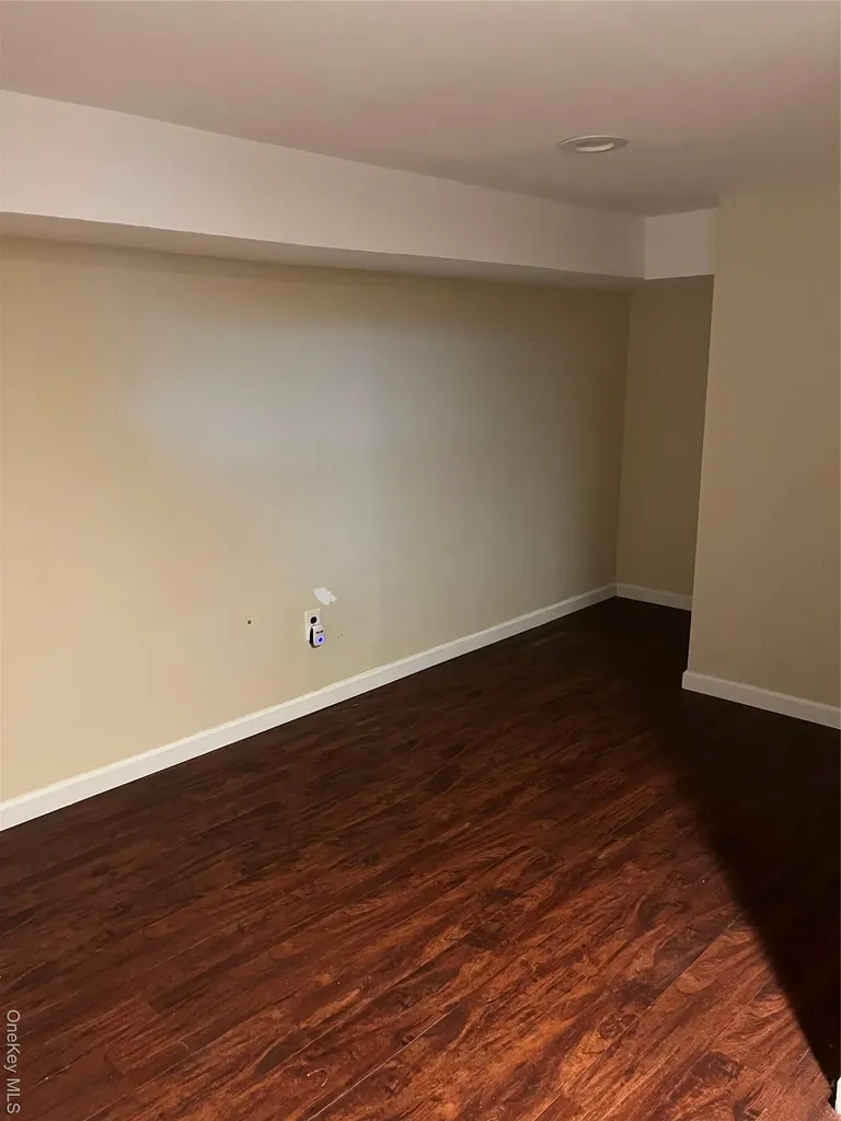 7 Floyd Place East Norwich NY 11732