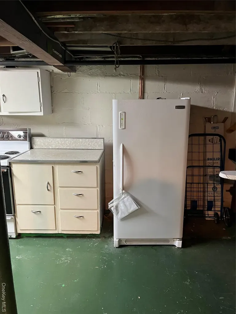 7 Floyd Place East Norwich NY 11732