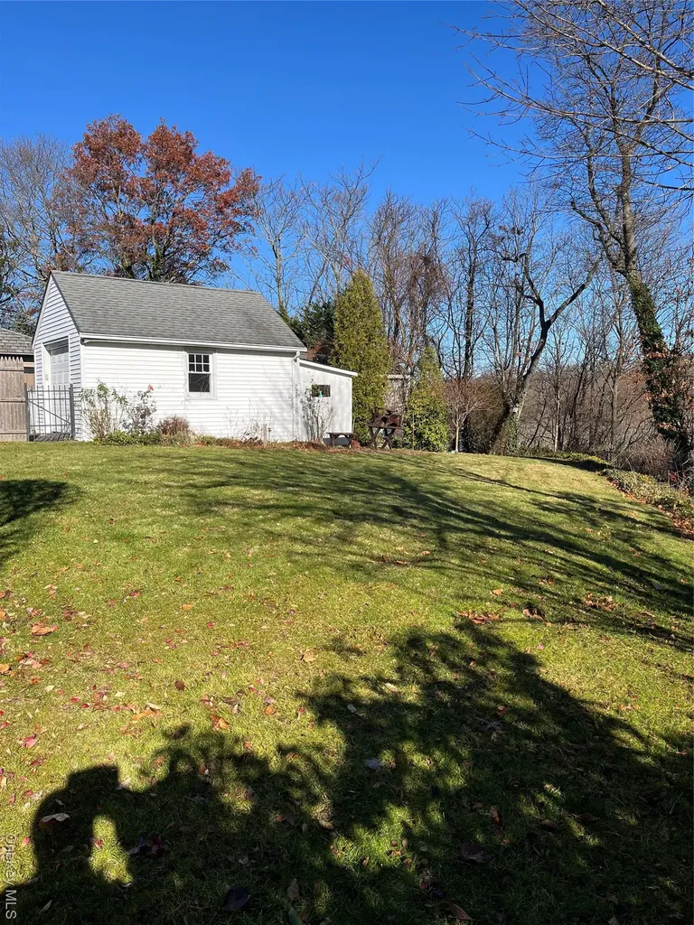 7 Floyd Place East Norwich NY 11732