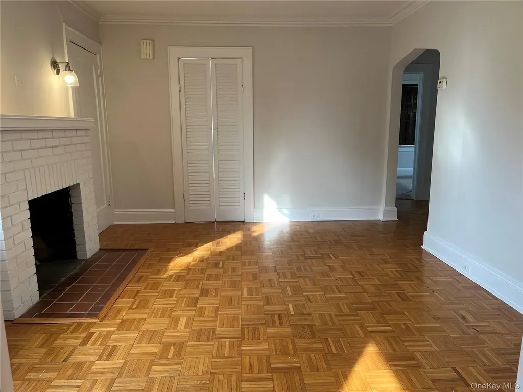 7 Floyd Place East Norwich NY 11732