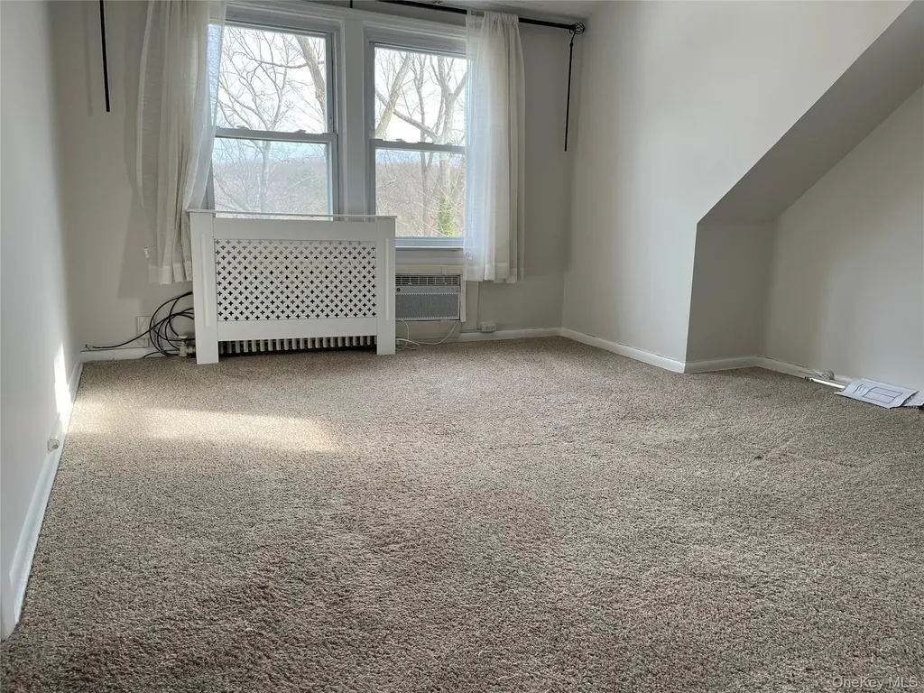 7 Floyd Place East Norwich NY 11732