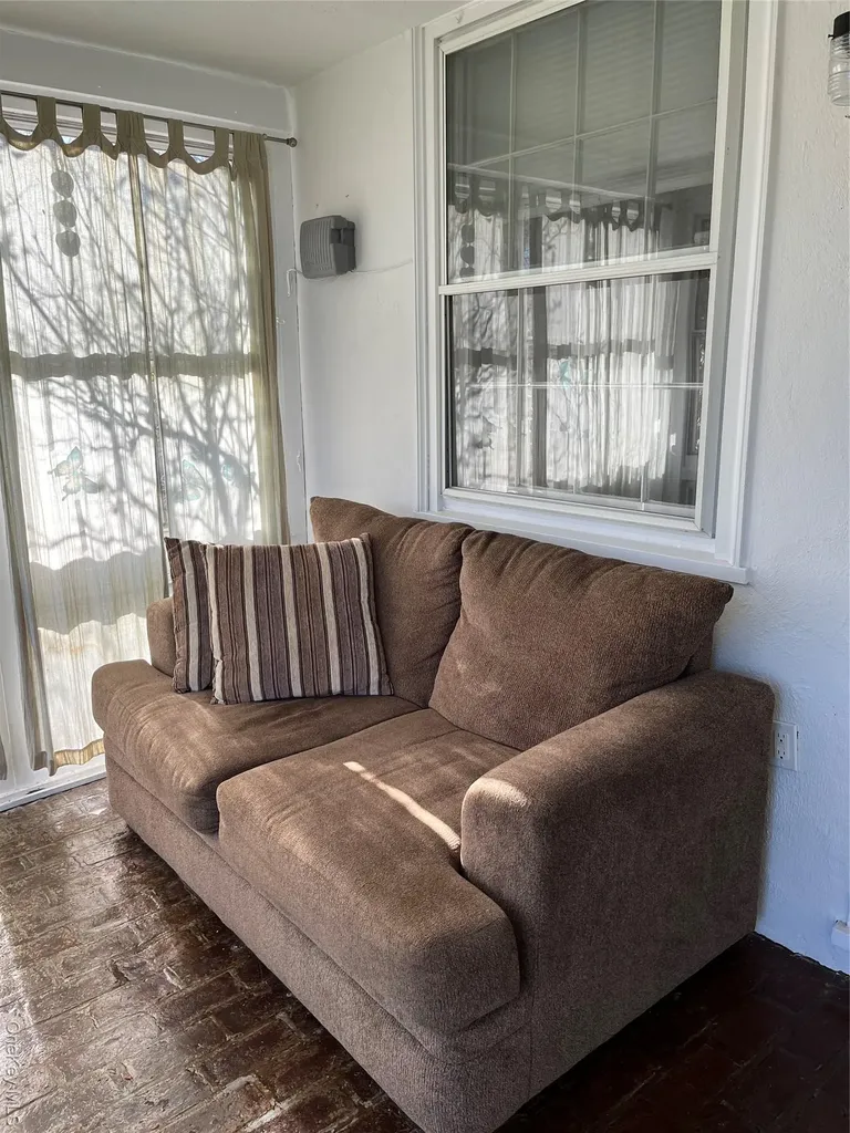 7 Floyd Place East Norwich NY 11732