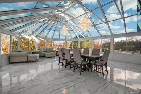 19 W Tiana Road Hampton Bays NY 11946