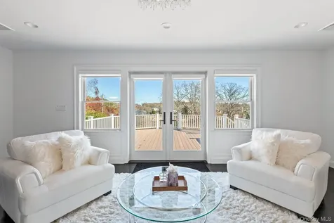 19 W Tiana Road Hampton Bays NY 11946