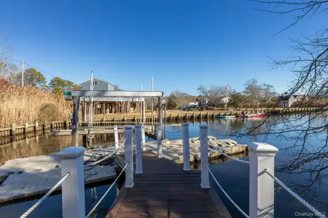 19 W Tiana Road Hampton Bays NY 11946