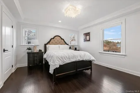 19 W Tiana Road Hampton Bays NY 11946