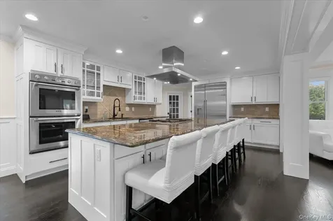 19 W Tiana Road Hampton Bays NY 11946
