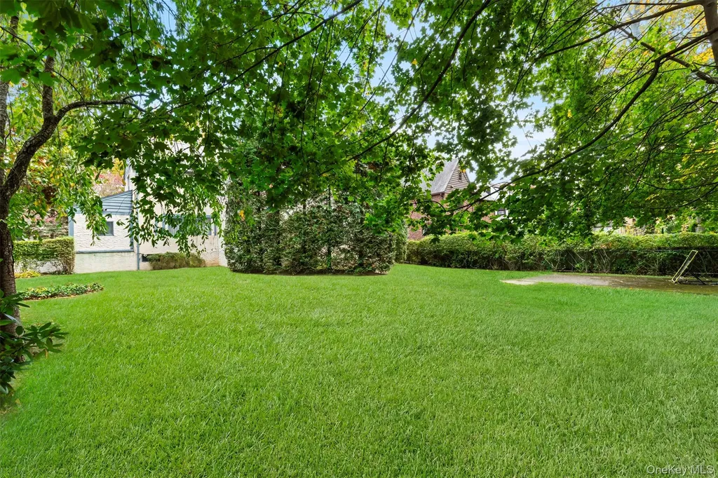 94 Parkway E Mount Vernon NY 10552