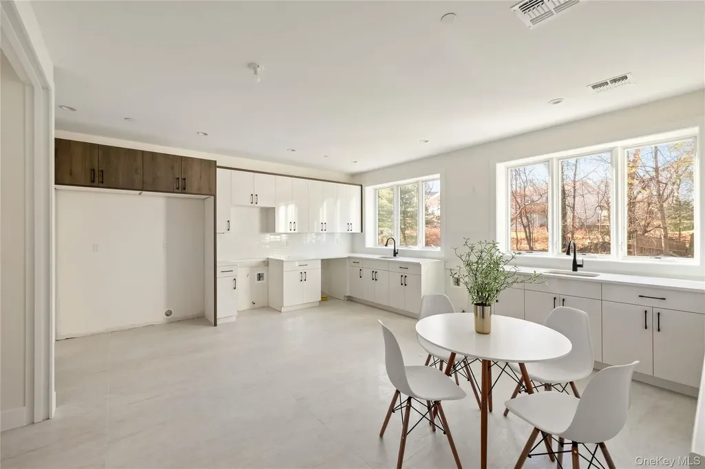 5 Valley Way Spring Valley NY 10977