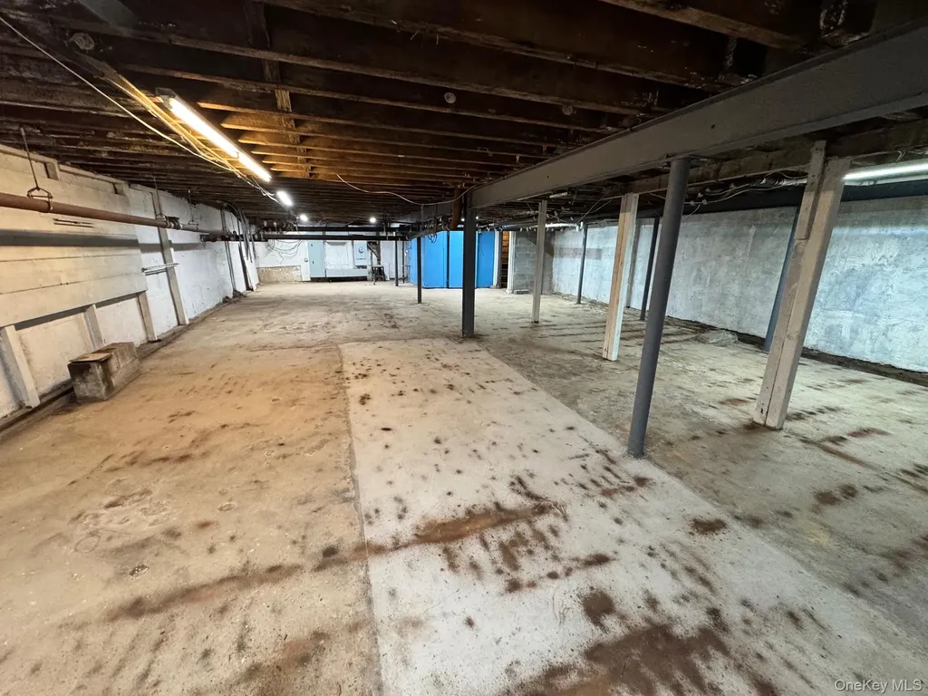 6918 Myrtle Avenue Ridgewood NY 11385