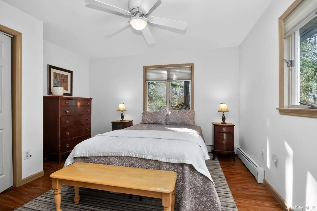 4 Carlyle Road Hyde Park NY 12538