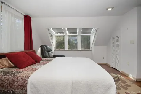 4 Carlyle Road Hyde Park NY 12538