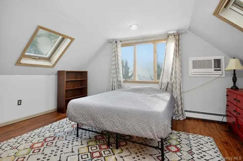 4 Carlyle Road Hyde Park NY 12538