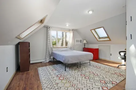 4 Carlyle Road Hyde Park NY 12538