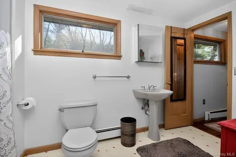 4 Carlyle Road Hyde Park NY 12538