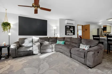 4 Carlyle Road Hyde Park NY 12538