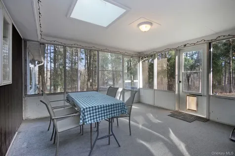 4 Carlyle Road Hyde Park NY 12538