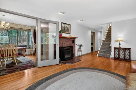 4 Carlyle Road Hyde Park NY 12538