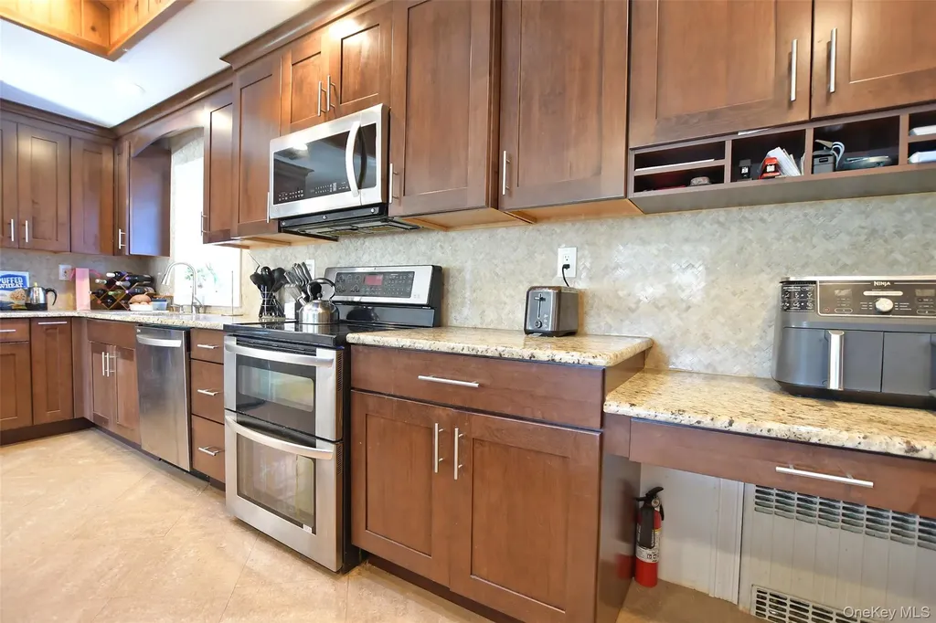 7 Maple Road Middle Island NY 11953