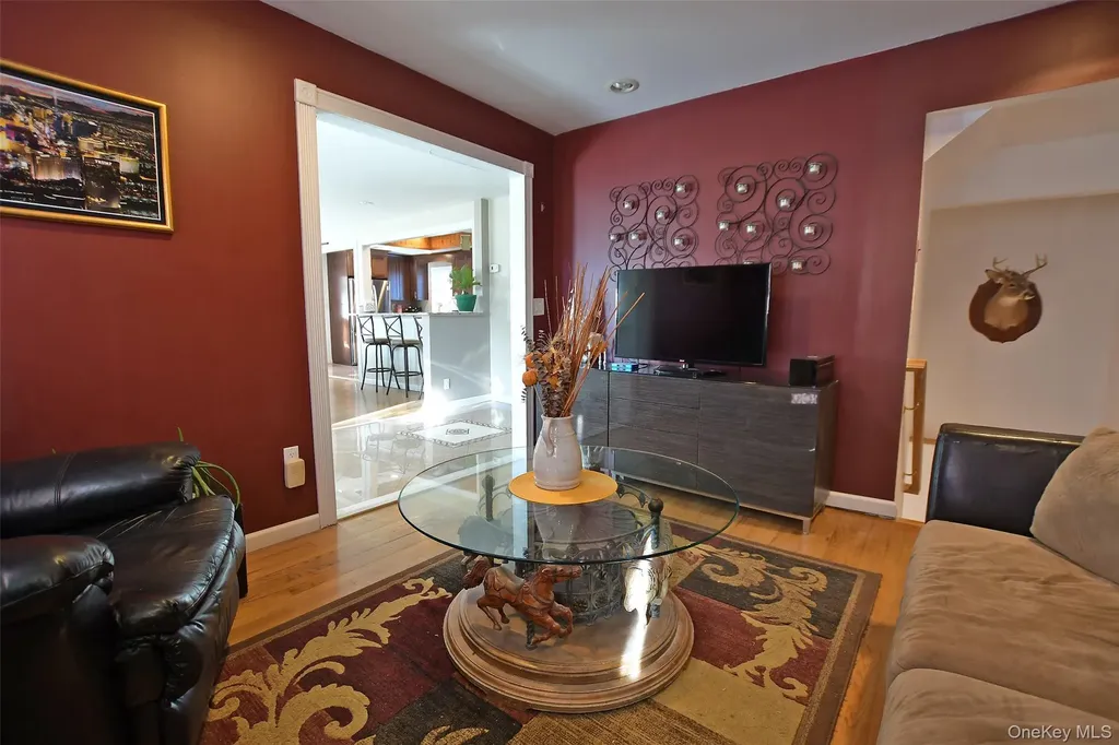 7 Maple Road Middle Island NY 11953
