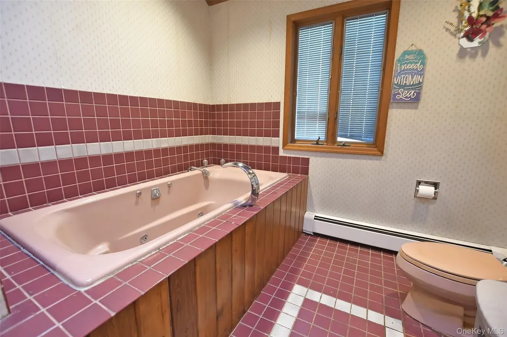 7 Maple Road Middle Island NY 11953