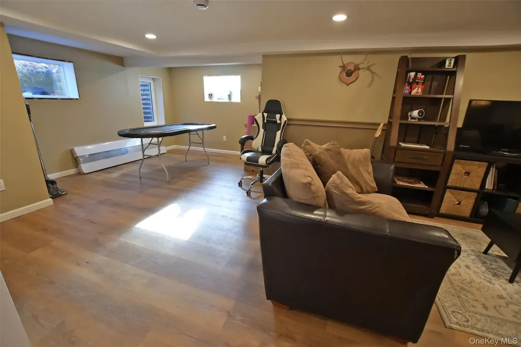 7 Maple Road Middle Island NY 11953