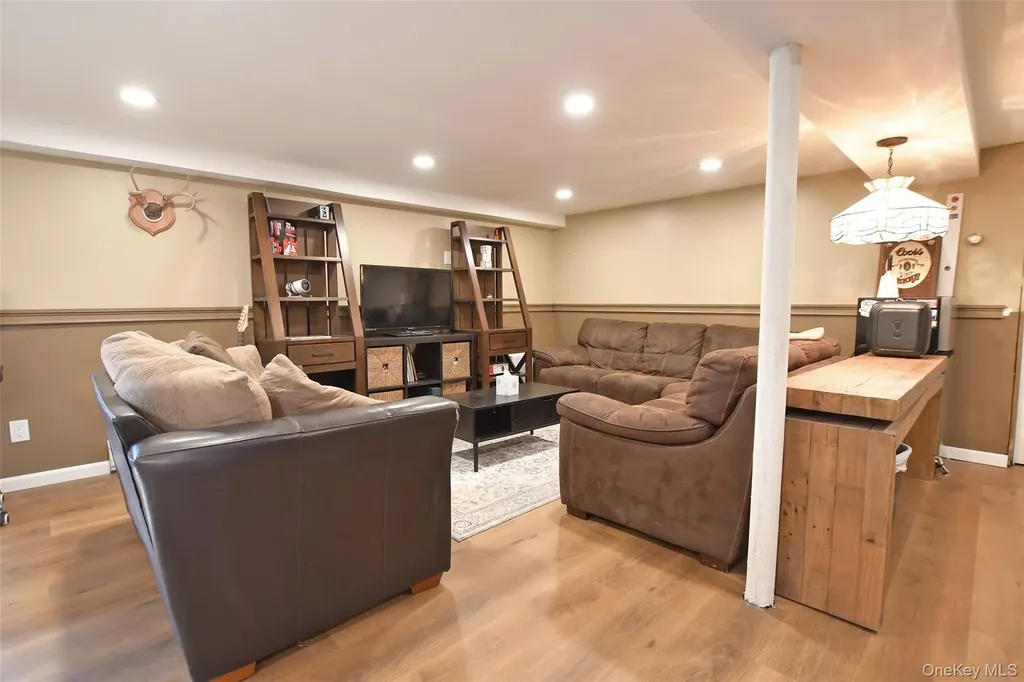7 Maple Road Middle Island NY 11953