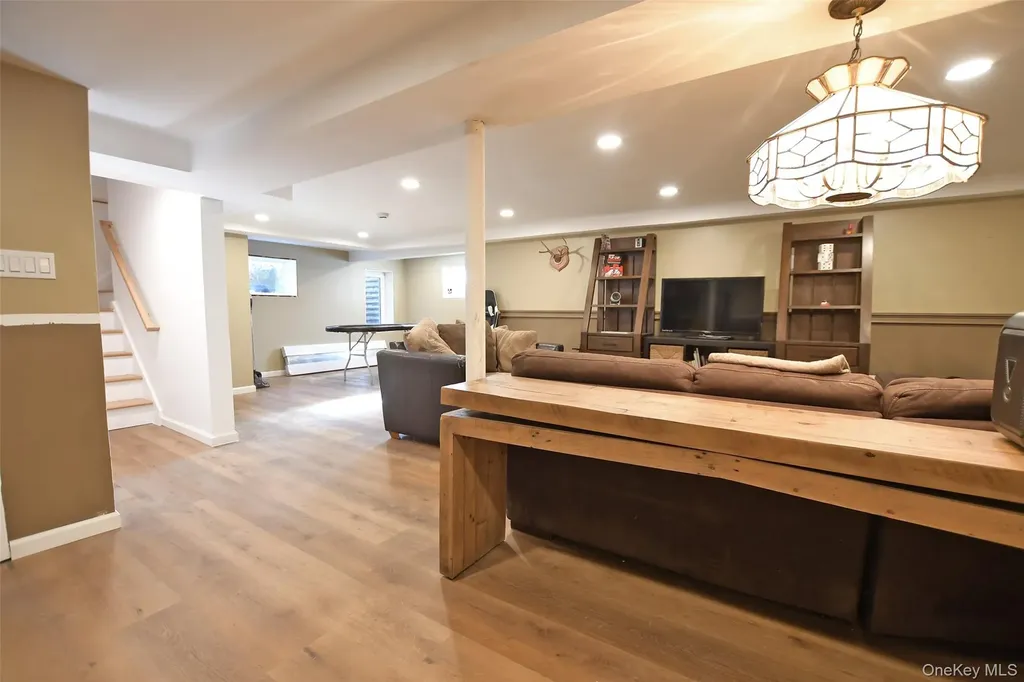 7 Maple Road Middle Island NY 11953