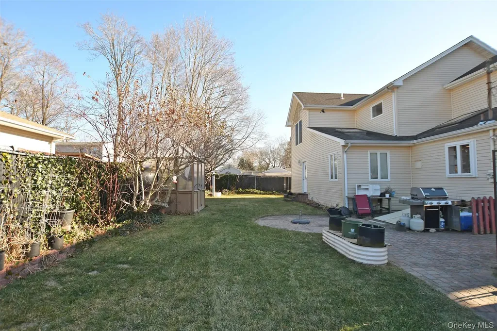 7 Maple Road Middle Island NY 11953