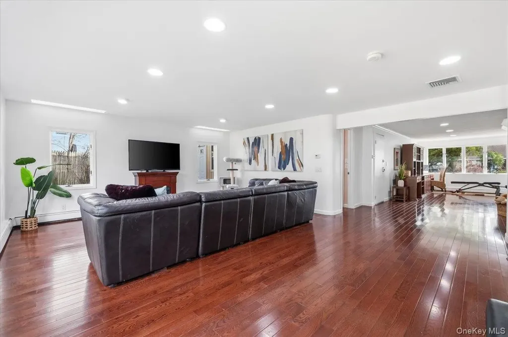 59 Hazelwood Drive Jericho NY 11753