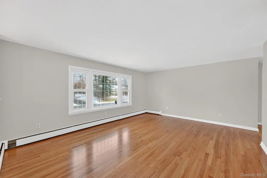 23 Bridle Path Newburgh NY 12550