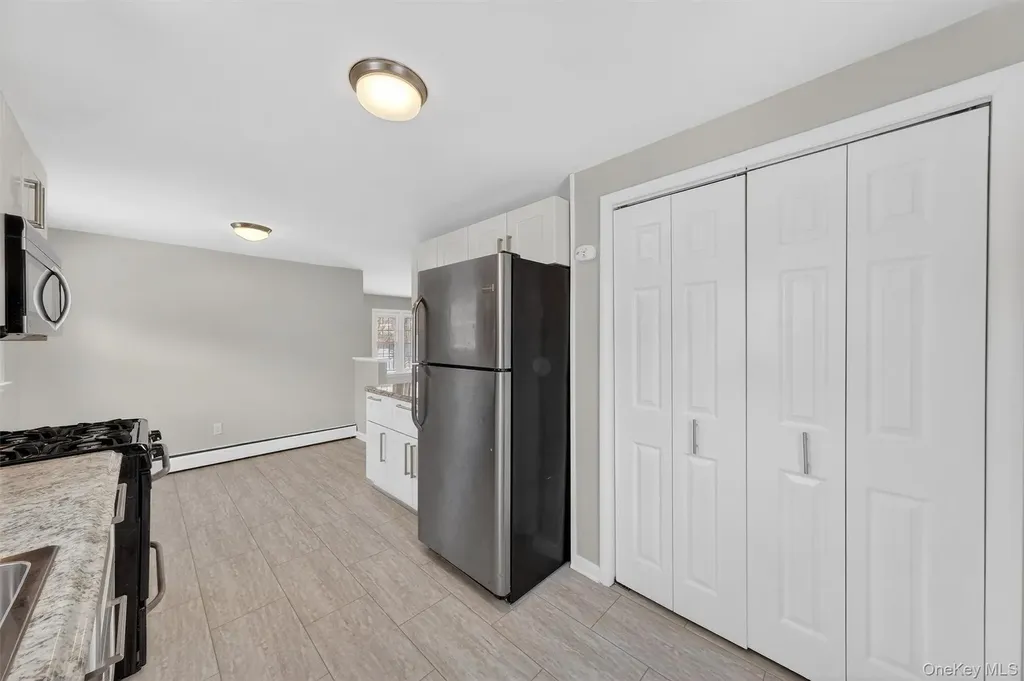 23 Bridle Path Newburgh NY 12550