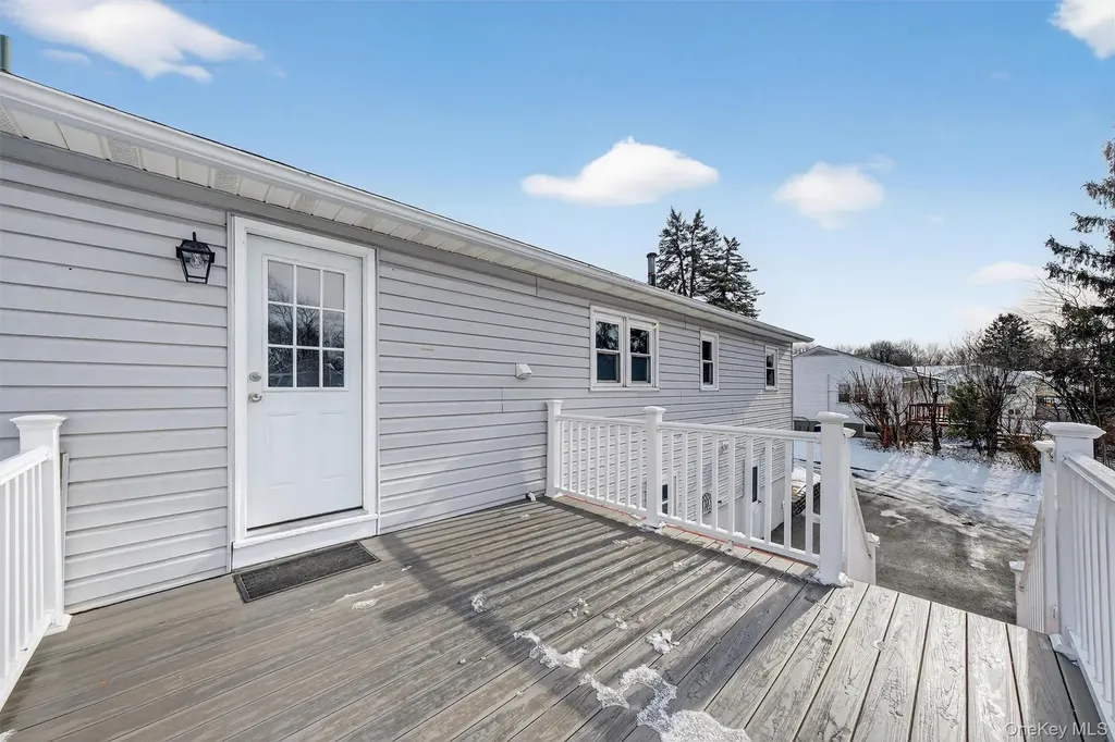 23 Bridle Path Newburgh NY 12550