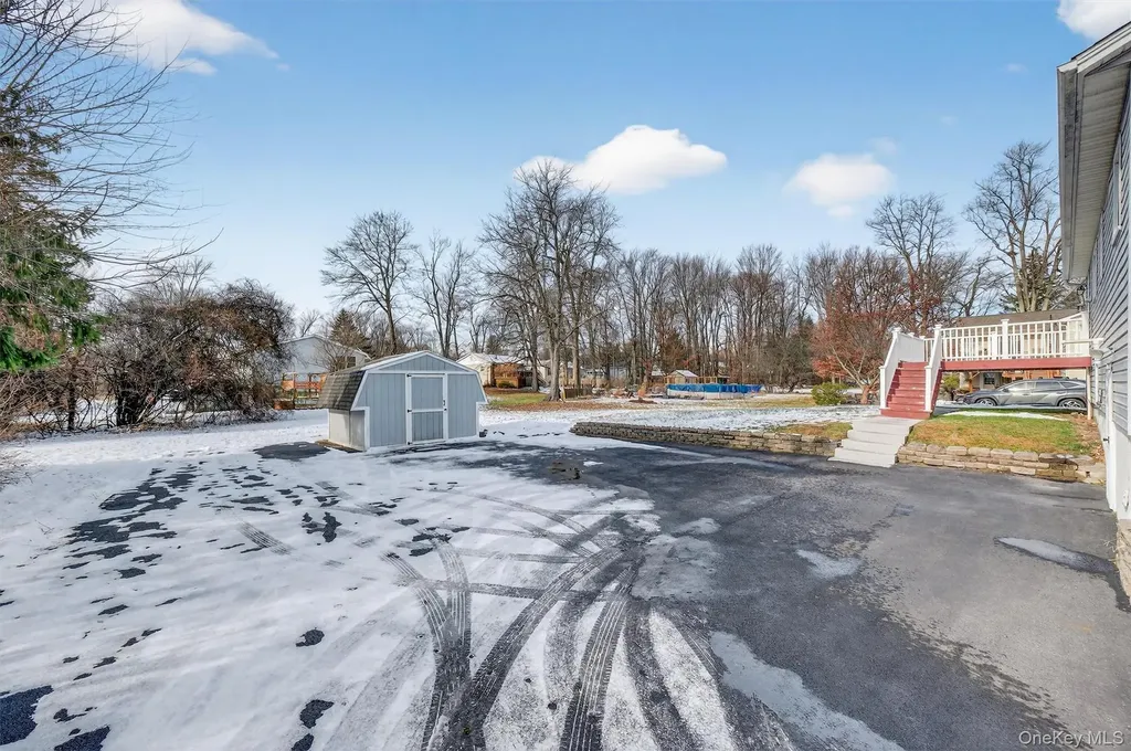23 Bridle Path Newburgh NY 12550