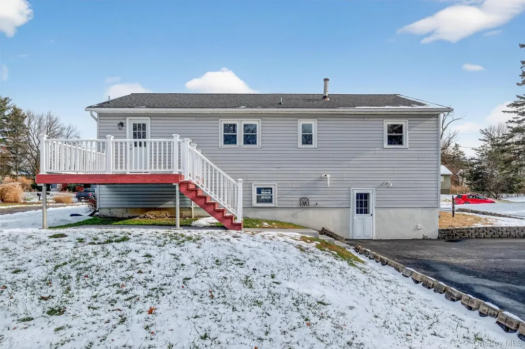 23 Bridle Path Newburgh NY 12550