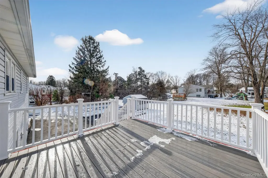 23 Bridle Path Newburgh NY 12550