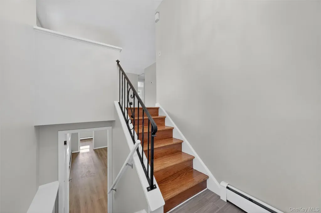 23 Bridle Path Newburgh NY 12550