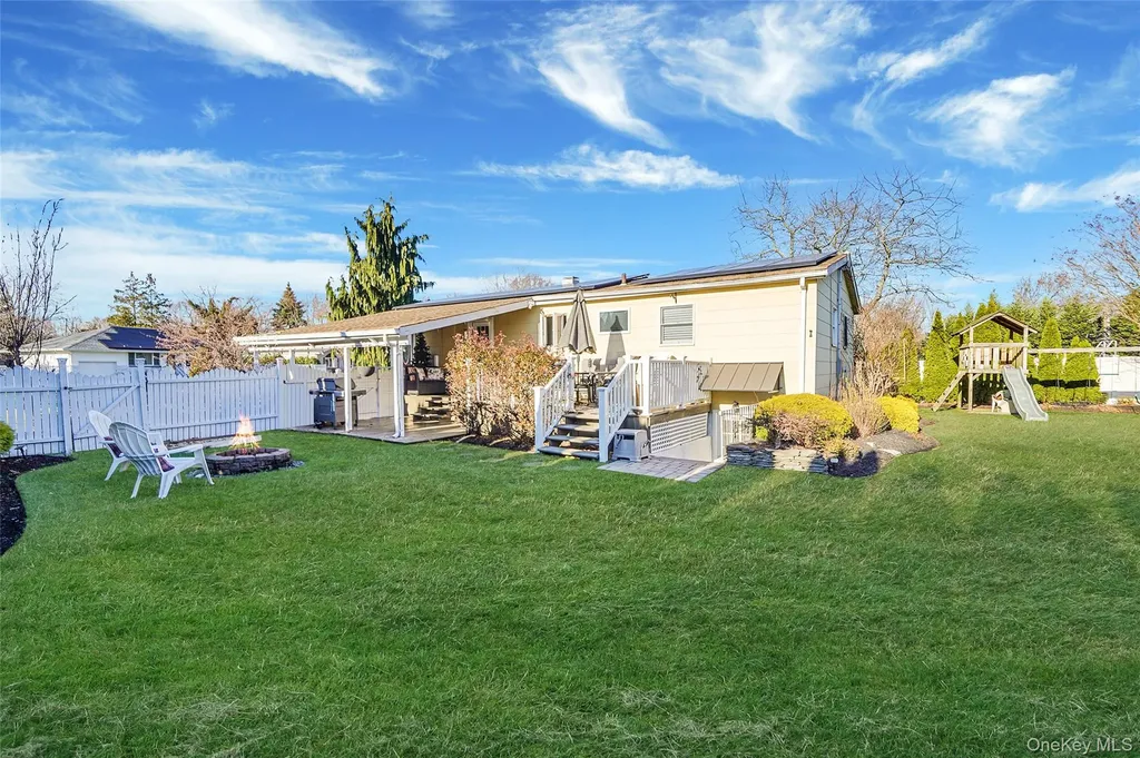15 Penn Drive Smithtown NY 11787