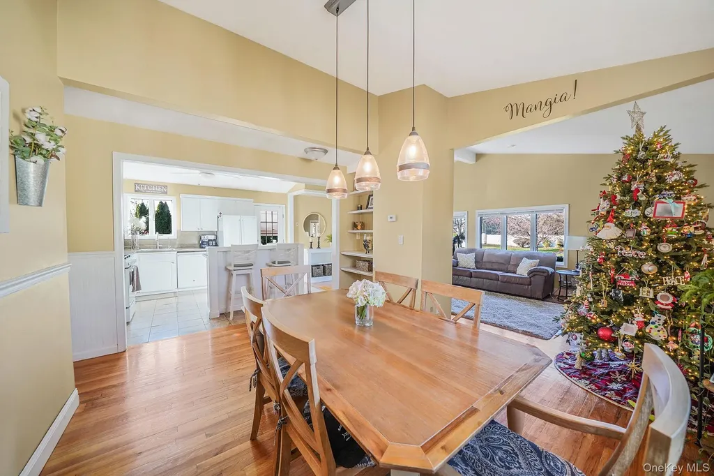 15 Penn Drive Smithtown NY 11787
