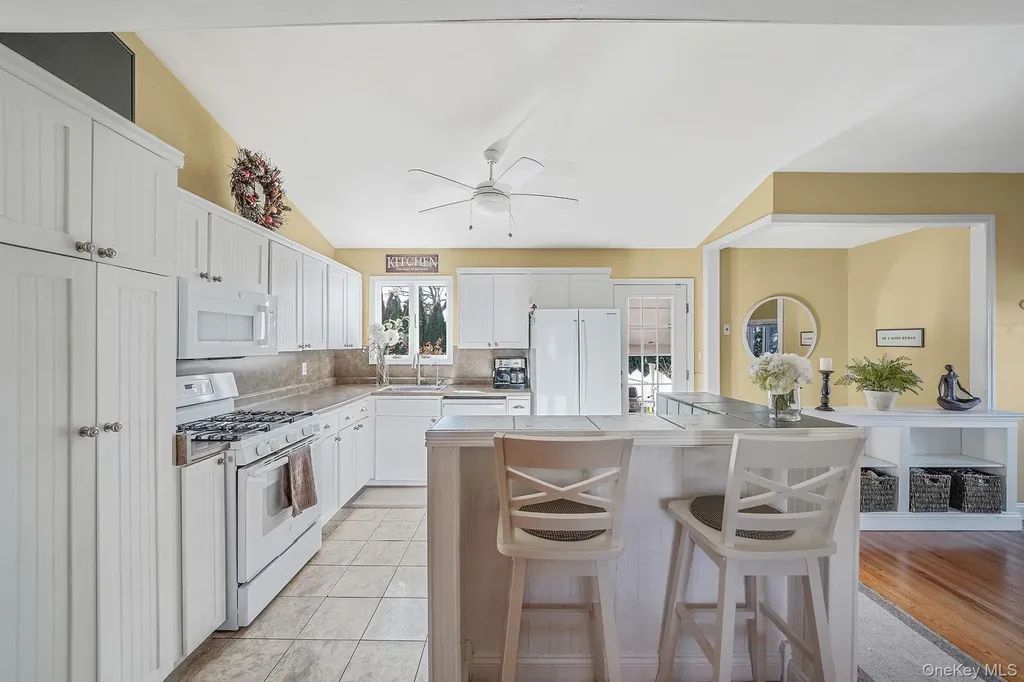 15 Penn Drive Smithtown NY 11787