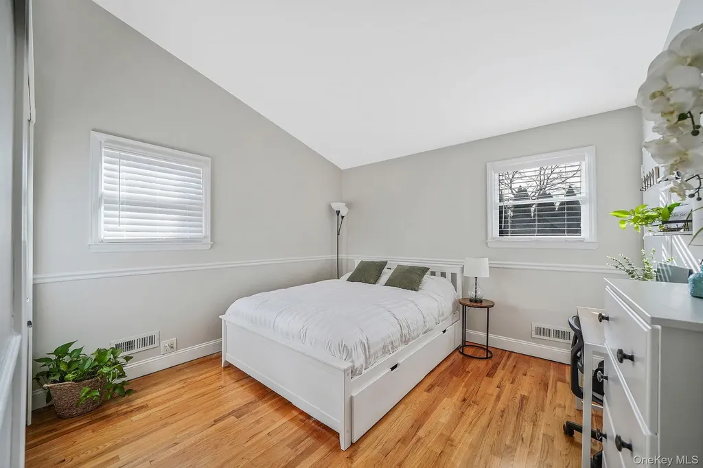 15 Penn Drive Smithtown NY 11787