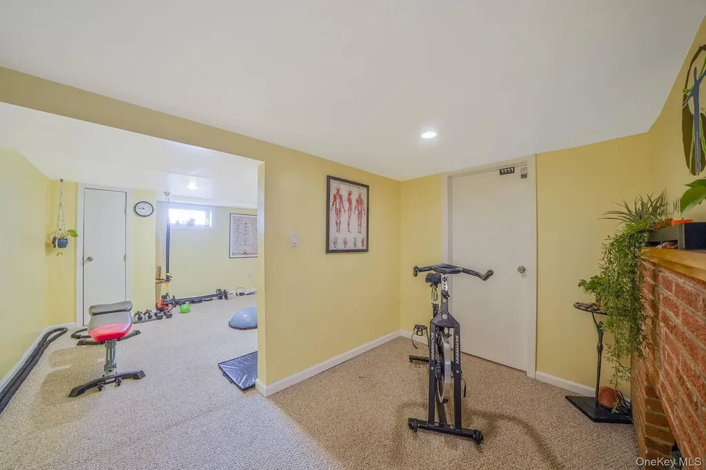 15 Penn Drive Smithtown NY 11787