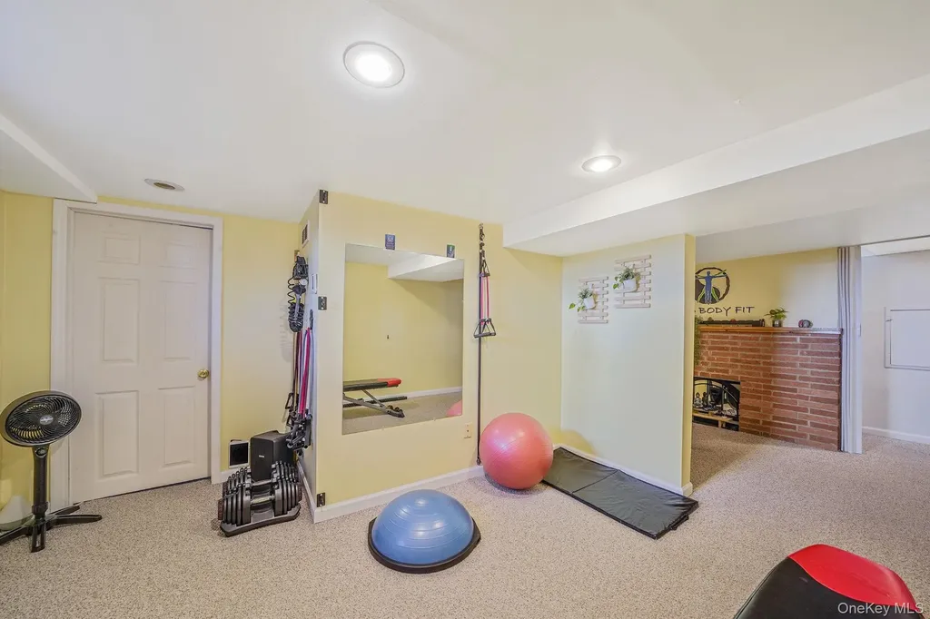 15 Penn Drive Smithtown NY 11787